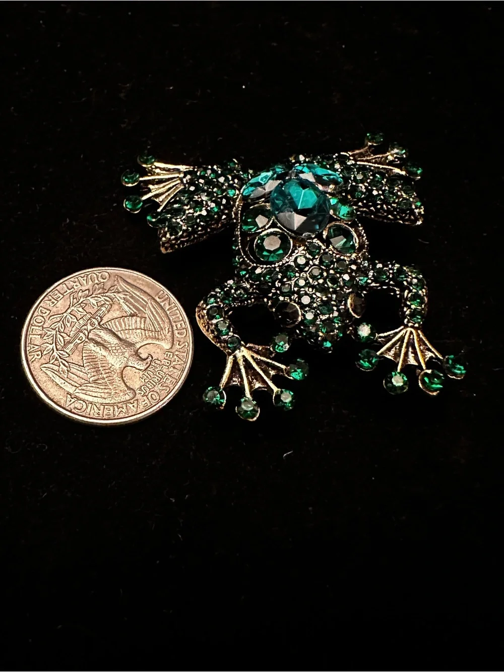 Emerald Green Glass ornate Large Frog Brooch/Pin - Women Jewelry